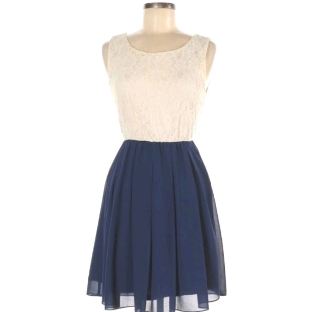 Alythea A-line Upper Lace Blue/Ivory Dress Size Medium